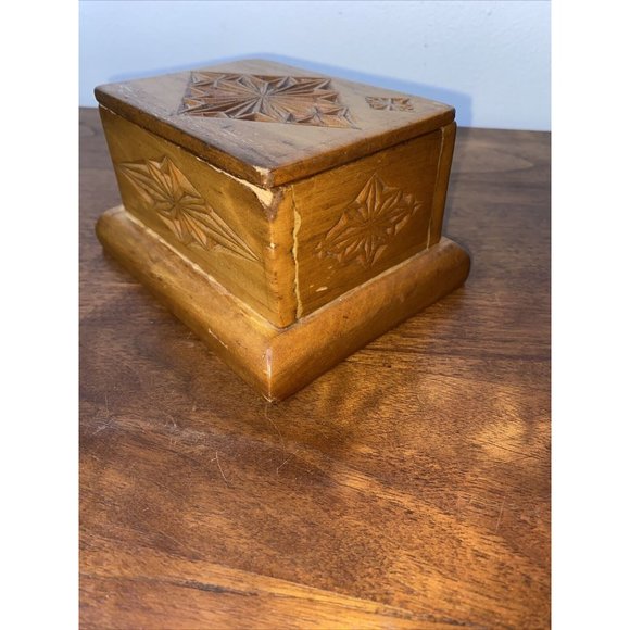 Vintage Hand Carved Brown Wooden Trinket Box Lid Wood - Picture 4 of 8